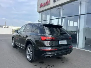 2024 Audi SQ7 с пробегом 1 300 км