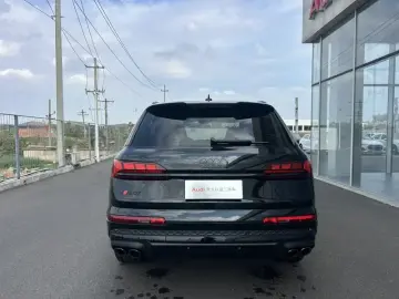 2024 Audi SQ7 с пробегом 1 300 км
