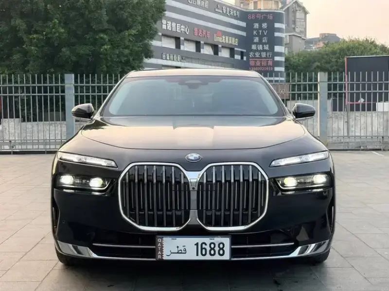 2023 BMW 7 серии с пробегом 24 000 км
