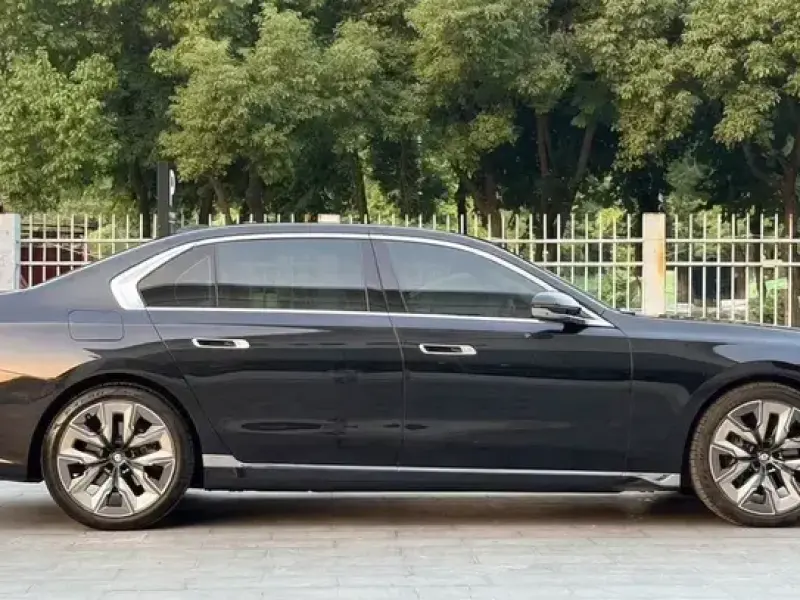 2023 BMW 7 серии с пробегом 24 000 км
