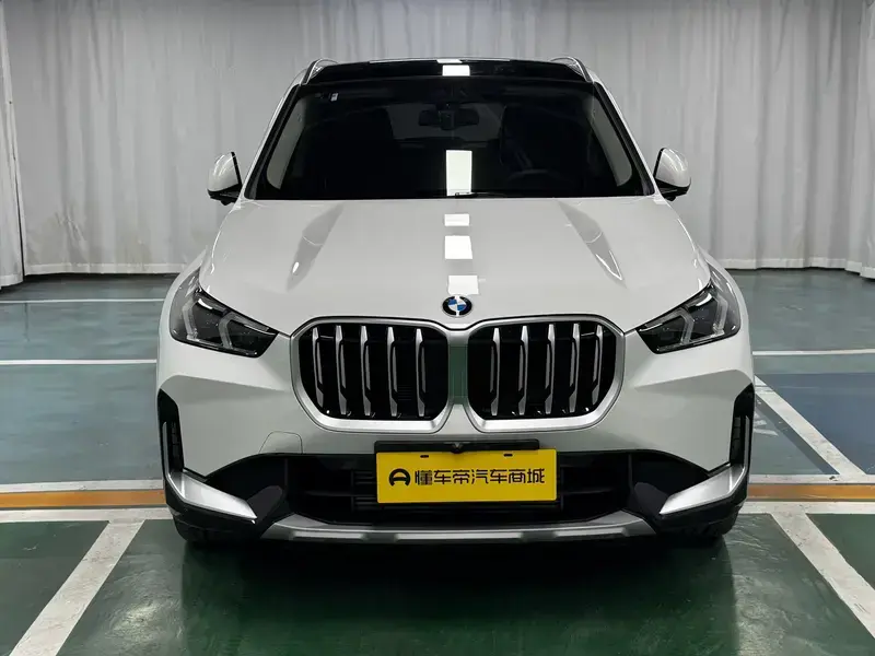 2025 BMW X1 с пробегом 12 500 км