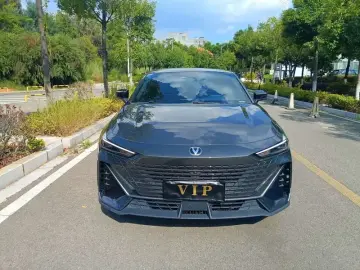 2024 Changan UNI-V с пробегом 2 000 км