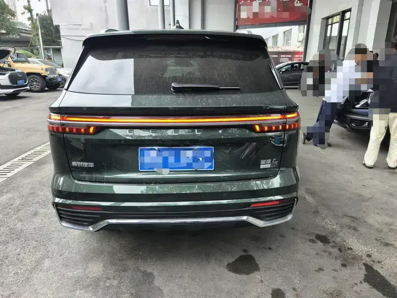 2026 Geely Monjaro с пробегом 14 000 км