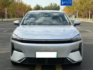 2025 Geely Galaxy L6 с пробегом 19 000 км