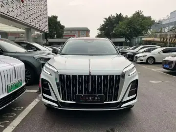 2023 Hongqi HS3 с пробегом 5 000 км