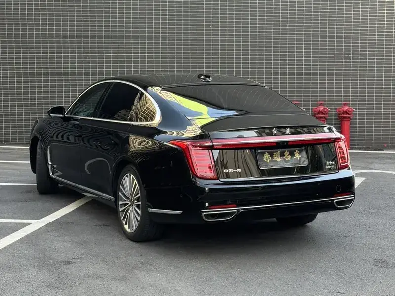 2020 Hongqi H9 с пробегом 44 000 км