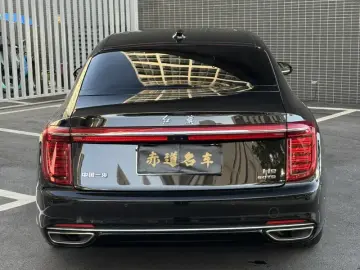 2020 Hongqi H9 с пробегом 44 000 км