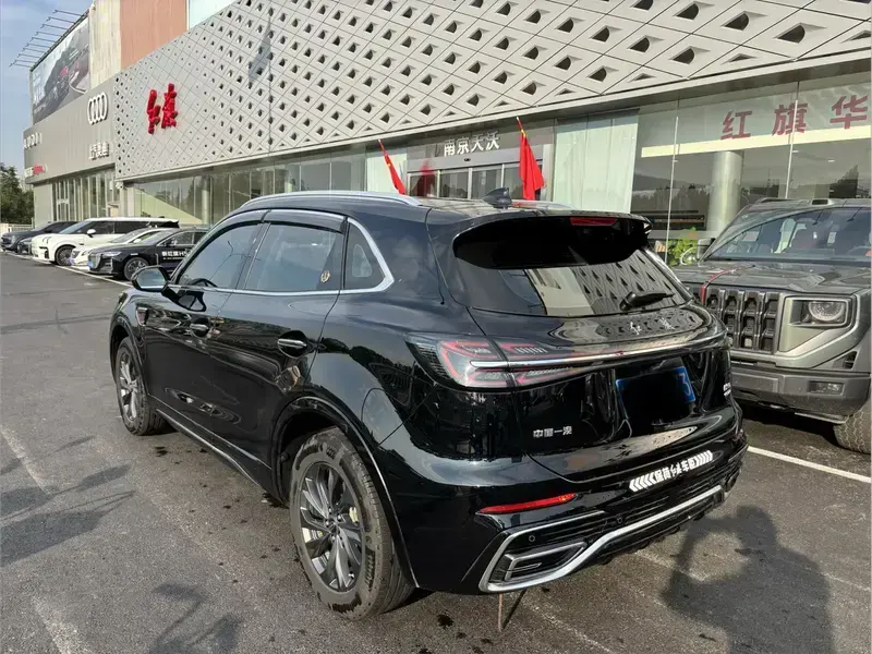 2023 Hongqi HS5 с пробегом 51 000 км