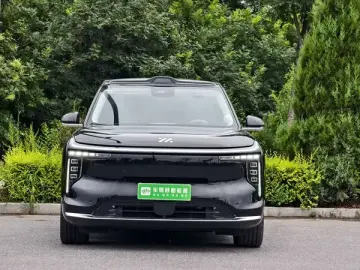 2026 IM Motors (Zhiji) LS9 с пробегом 13 000 км