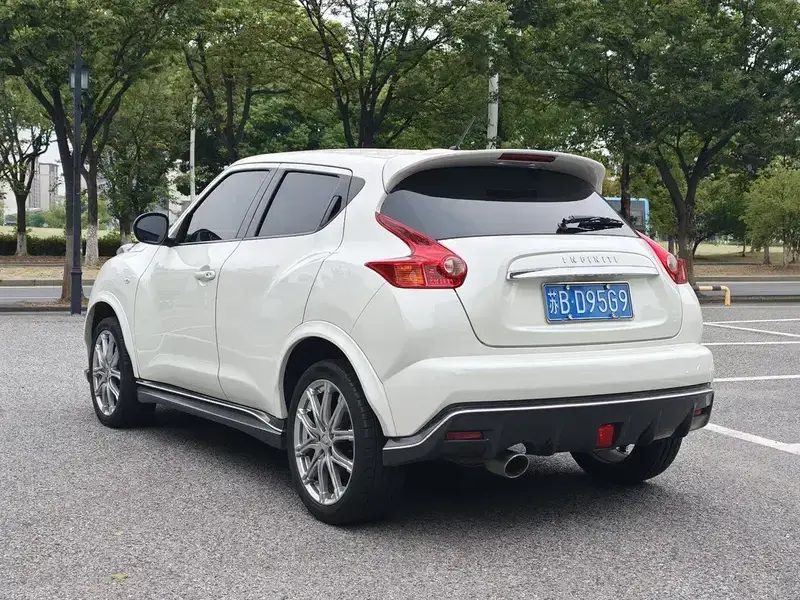 2014 Infiniti ESQ с пробегом 77 000 км