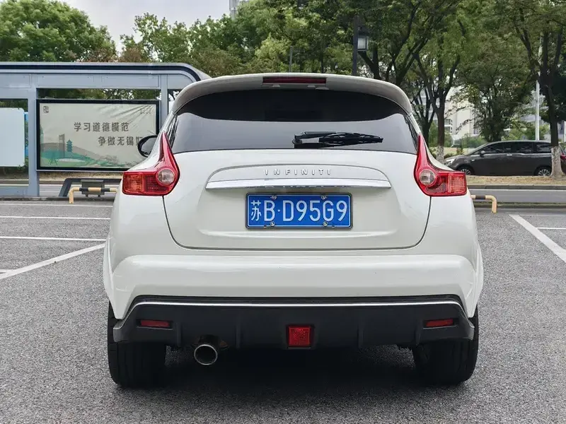 2014 Infiniti ESQ с пробегом 77 000 км
