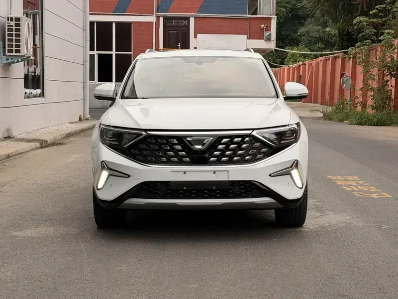 2023 Jetta VS7 с пробегом 32 600 км