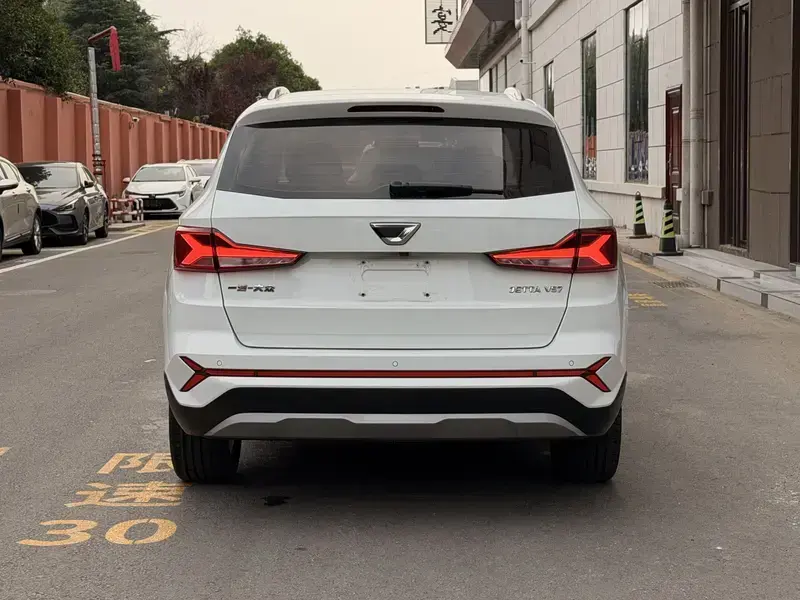 2023 Jetta VS7 с пробегом 32 600 км