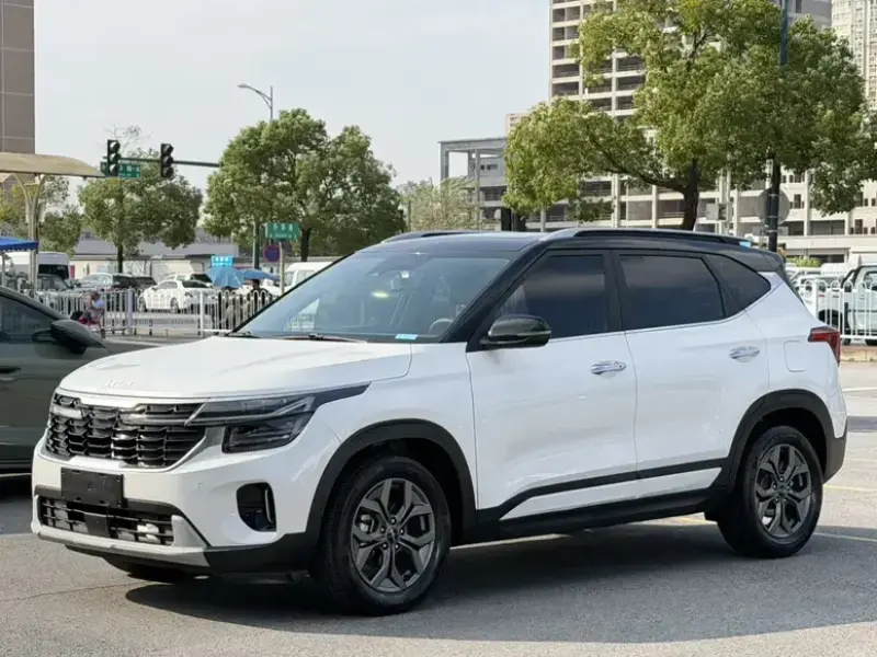 2023 Kia Seltos с пробегом 28 300 км