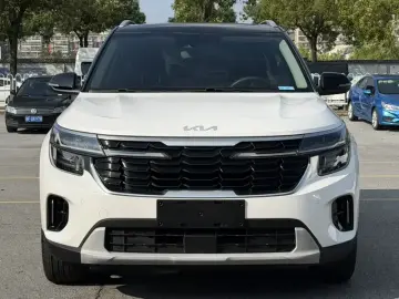 2023 Kia Seltos с пробегом 28 300 км