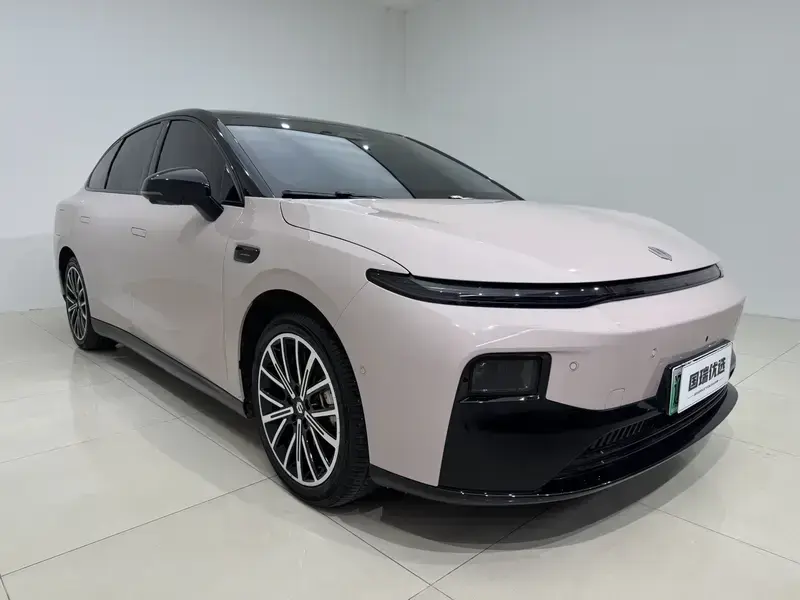 2025 Leapmotor B01 с пробегом 12 000 км