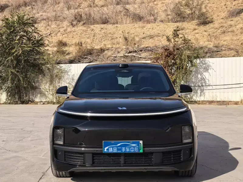 2025 Li Auto (Lixiang) L8 с пробегом 50 000 км