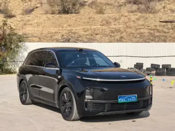 2025 Li Auto (Lixiang) L8 с пробегом 50 000 км