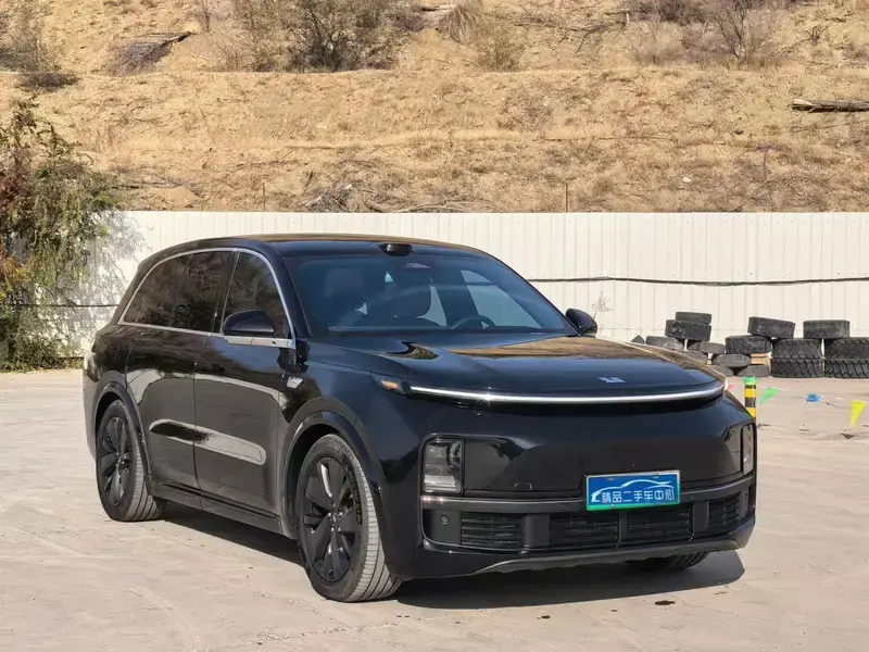 2025 Li Auto (Lixiang) L8 с пробегом 50 000 км