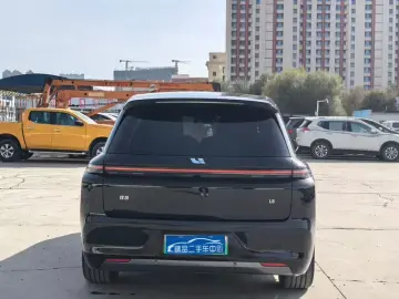 2025 Li Auto (Lixiang) L8 с пробегом 50 000 км