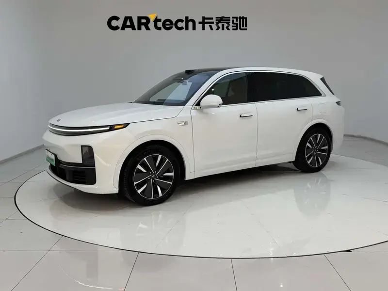 2025 Li Auto (Lixiang) L7 с пробегом 15 000 км
