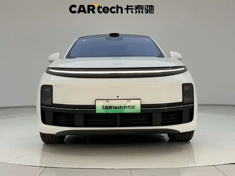 2025 Li Auto (Lixiang) L7 с пробегом 15 000 км