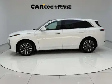 2025 Li Auto (Lixiang) L7 с пробегом 15 000 км