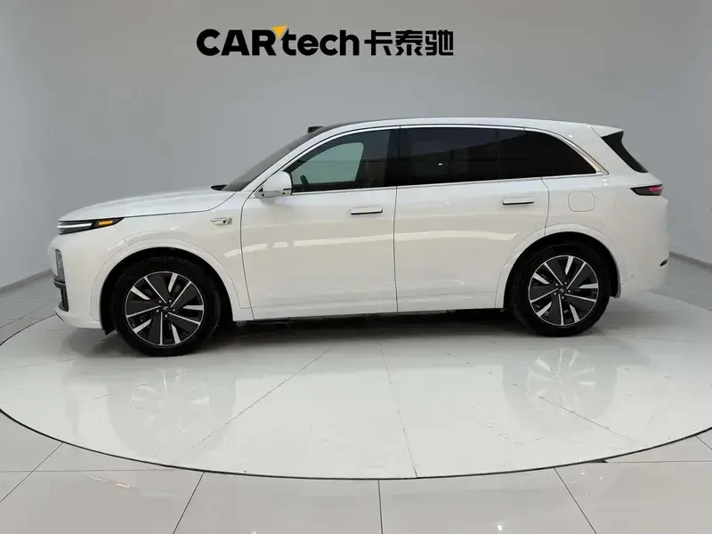 2025 Li Auto (Lixiang) L7 с пробегом 15 000 км