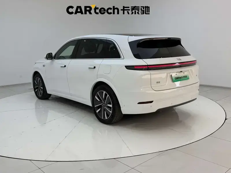 2025 Li Auto (Lixiang) L7 с пробегом 15 000 км