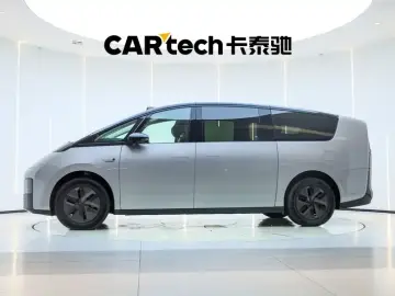 2024 Li Auto (Lixiang) Mega с пробегом 15 700 км