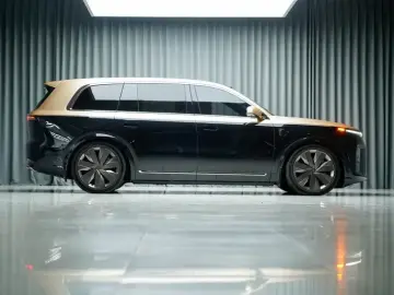 2026 Li Auto (Lixiang) L9 с пробегом 7 000 км