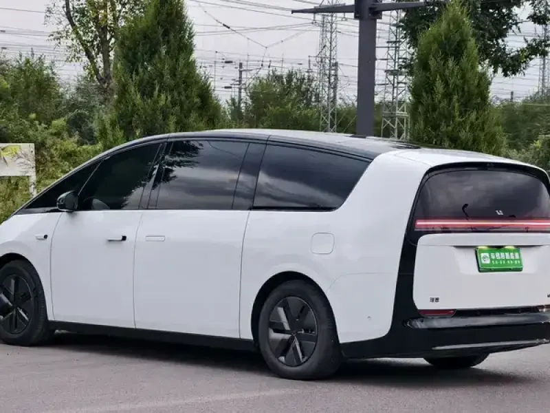 2024 Li Auto (Lixiang) Mega с пробегом 85 000 км