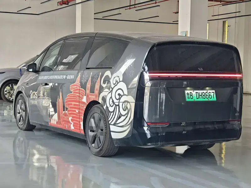 2024 Li Auto (Lixiang) Mega с пробегом 15 700 км