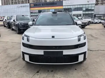 2025 Lynk & Co 900 с пробегом 1 000 км