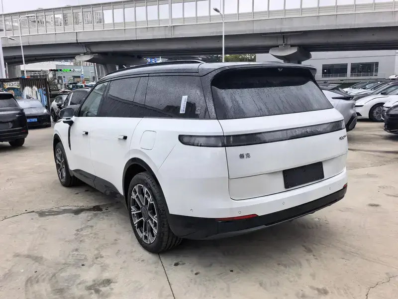 2025 Lynk & Co 900 с пробегом 1 000 км