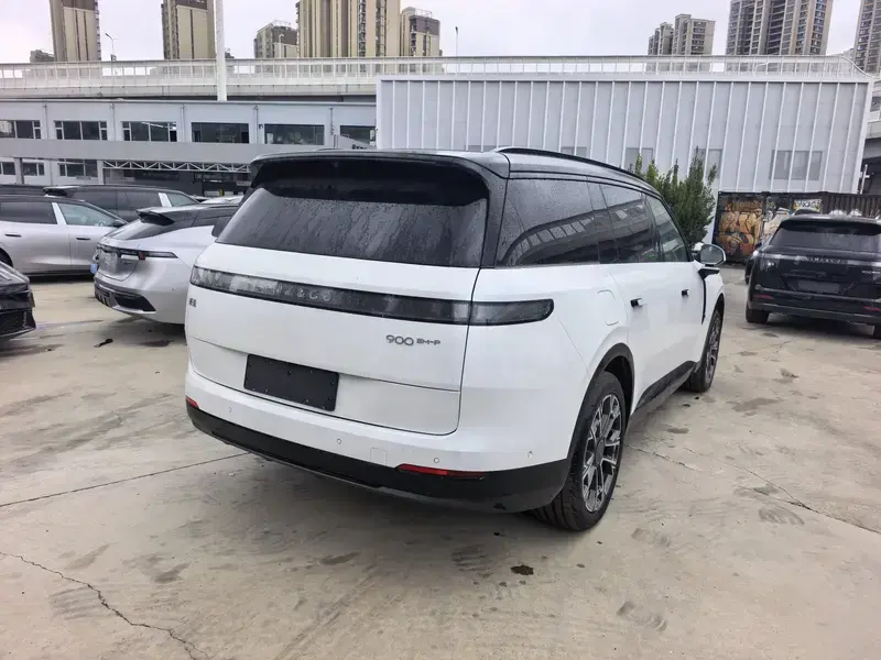 2025 Lynk & Co 900 с пробегом 1 000 км
