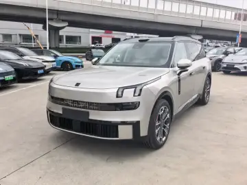 2025 Lynk & Co 900 с пробегом 1 000 км