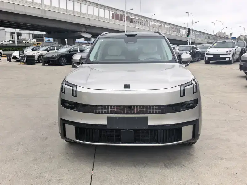 2025 Lynk & Co 900 с пробегом 1 000 км