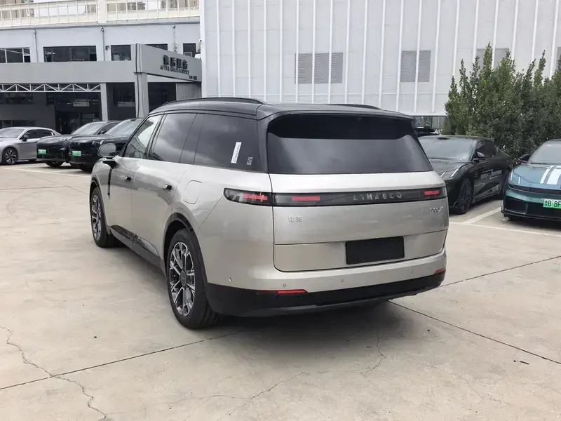 2025 Lynk & Co 900 с пробегом 1 000 км