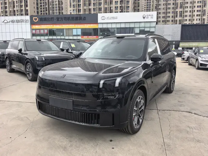 2025 Lynk & Co 900 с пробегом 1 000 км