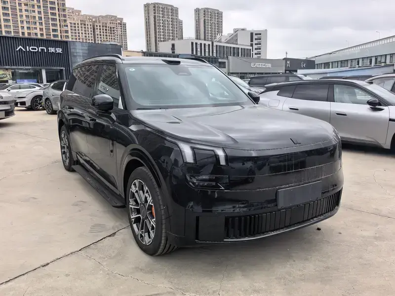 2025 Lynk & Co 900 с пробегом 1 000 км