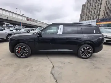 2025 Lynk & Co 900 с пробегом 1 000 км
