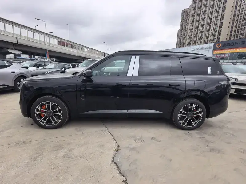 2025 Lynk & Co 900 с пробегом 1 000 км