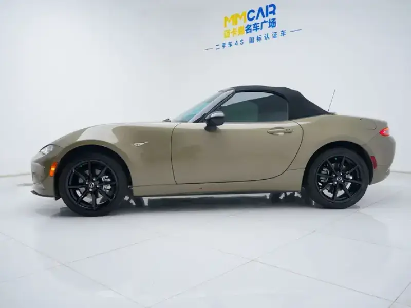 2023 Mazda MX-5 с пробегом 18 000 км