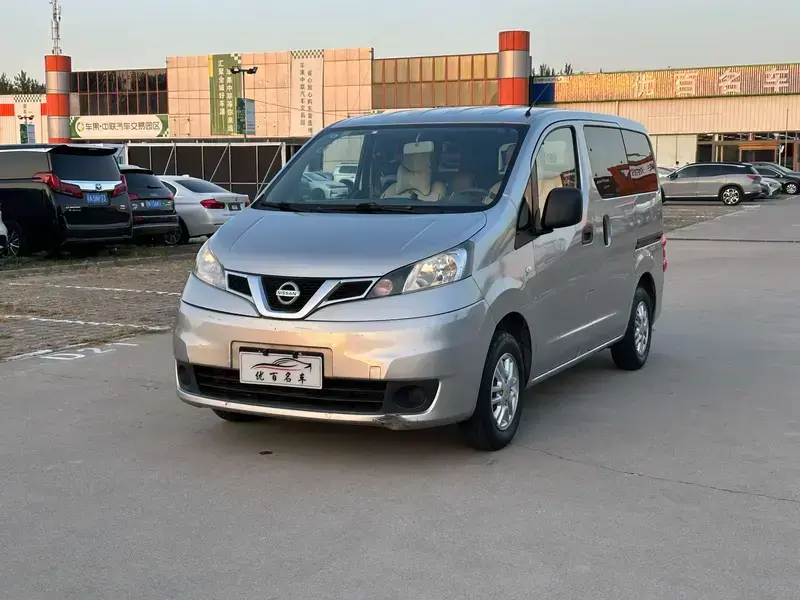 2014 Nissan NV200 с пробегом 177 000 км