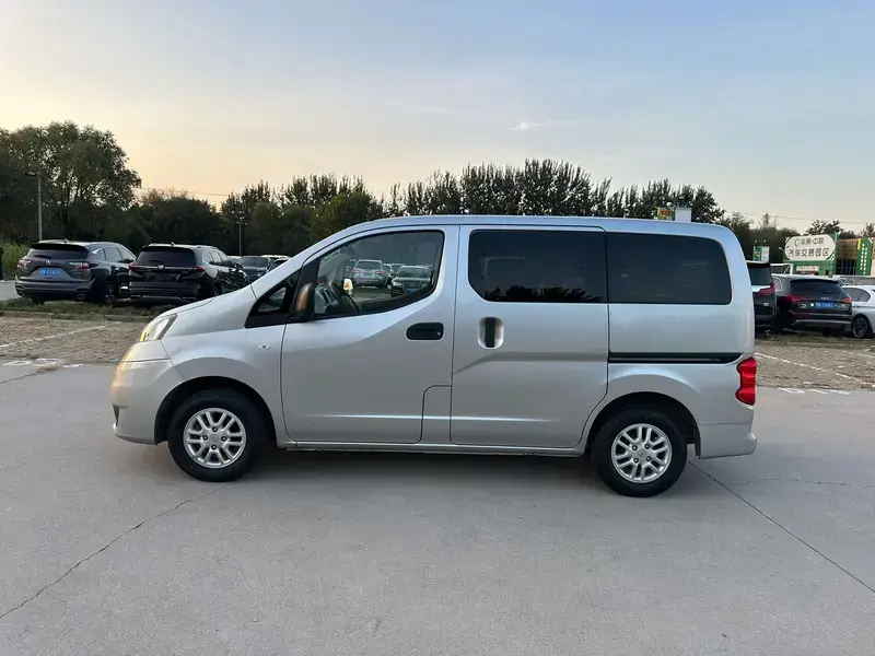 2014 Nissan NV200 с пробегом 177 000 км