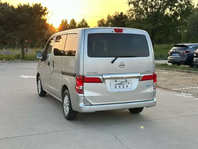 2014 Nissan NV200 с пробегом 177 000 км