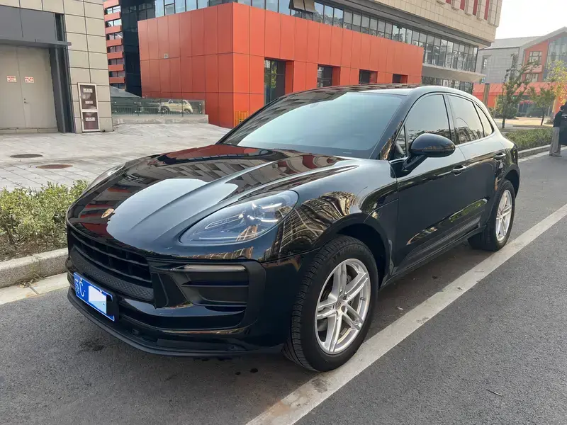 2023 Porsche Macan с пробегом 28 000 км