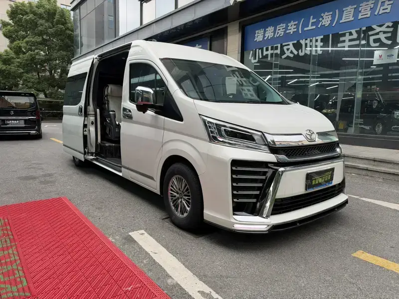2024 Toyota HiAce с пробегом 37 000 км
