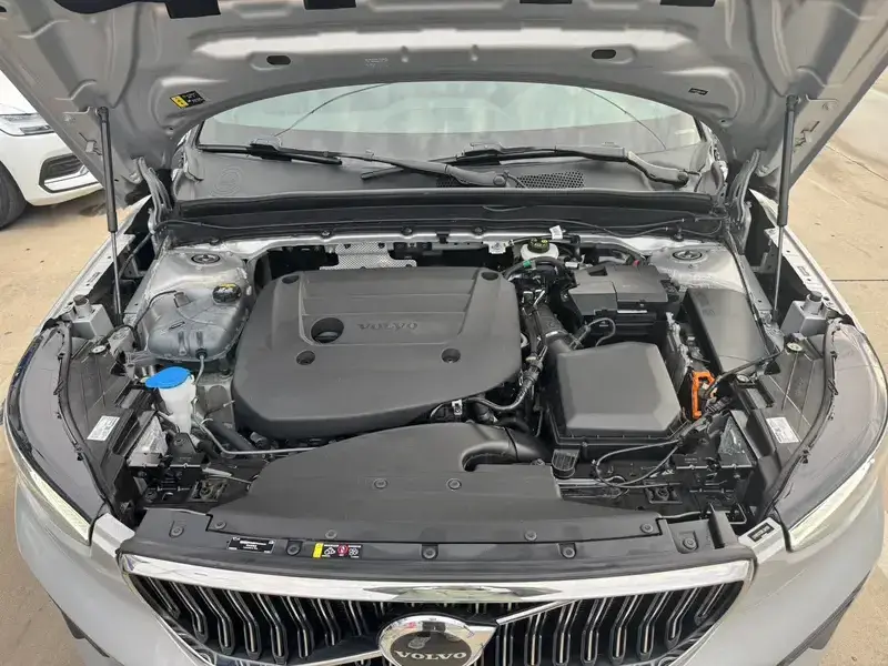 2024 Volvo XC40 с пробегом 69 000 км